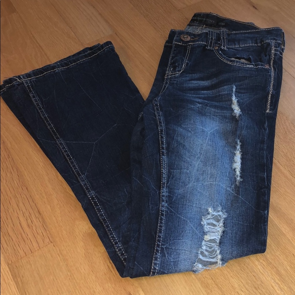 Destroyed jeans